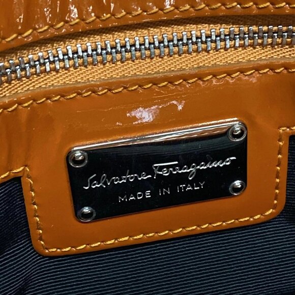 Auth Salvatore Ferragamo Vara AU-21/E309 Black Nylon Patent Leather - Handbag - Picture 9 of 12